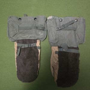 1950's Force N-4B type or similar military surplus arctic Gloves